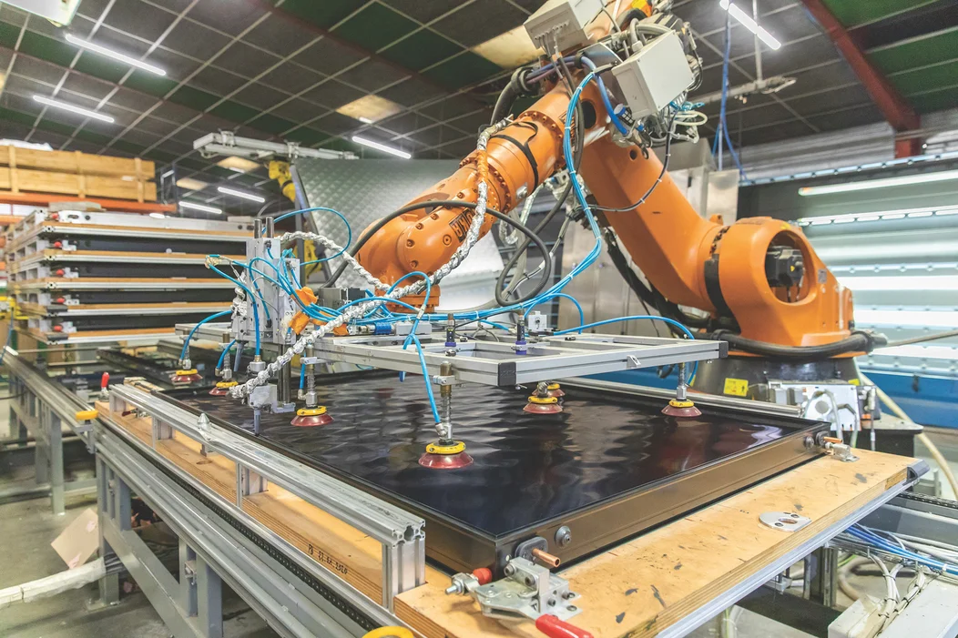 Machine de fabrication pour capteur solaire de SSC